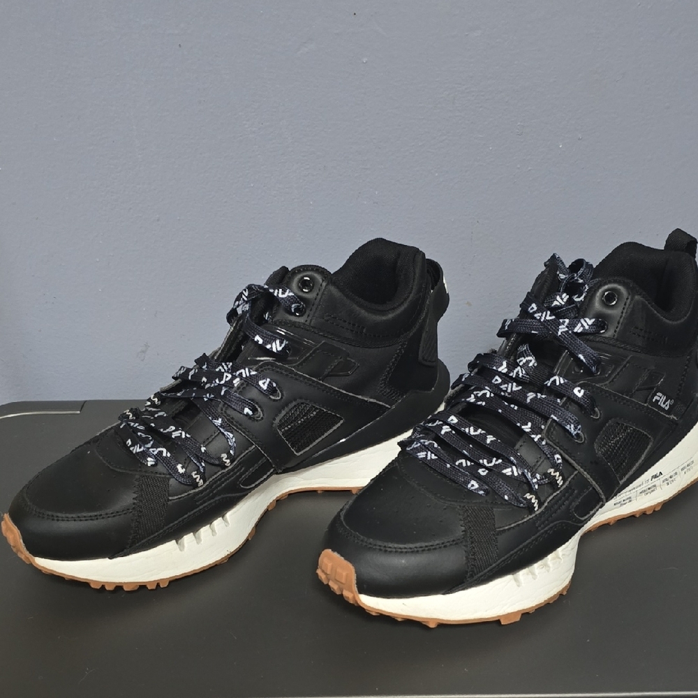 Fila Men's Black and White Athletic Shoes